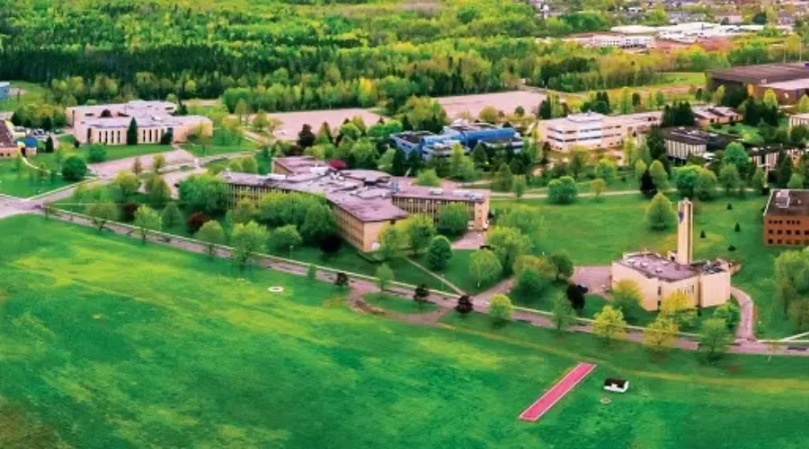 U de M Students Face Housing Crunch