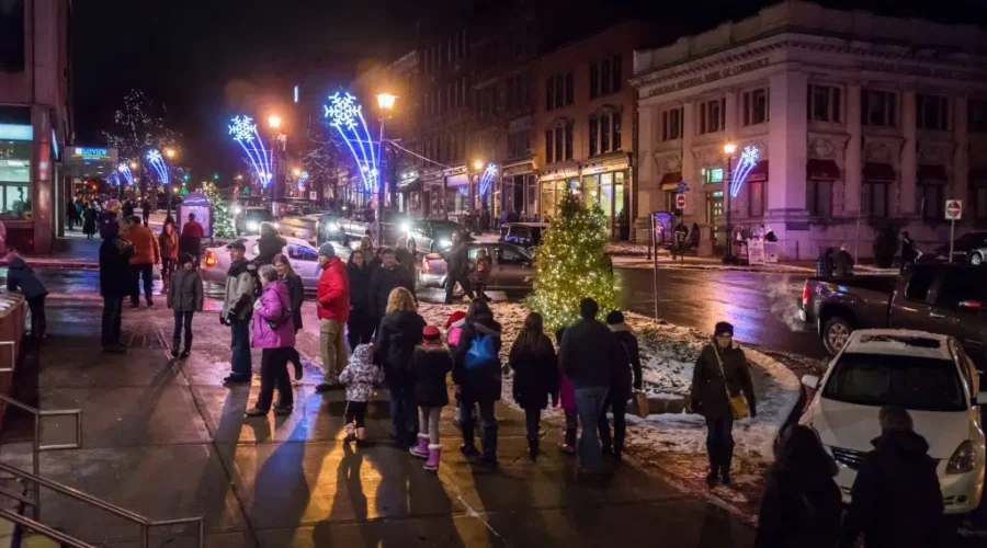 Uptown Sparkles Returns Friday Night