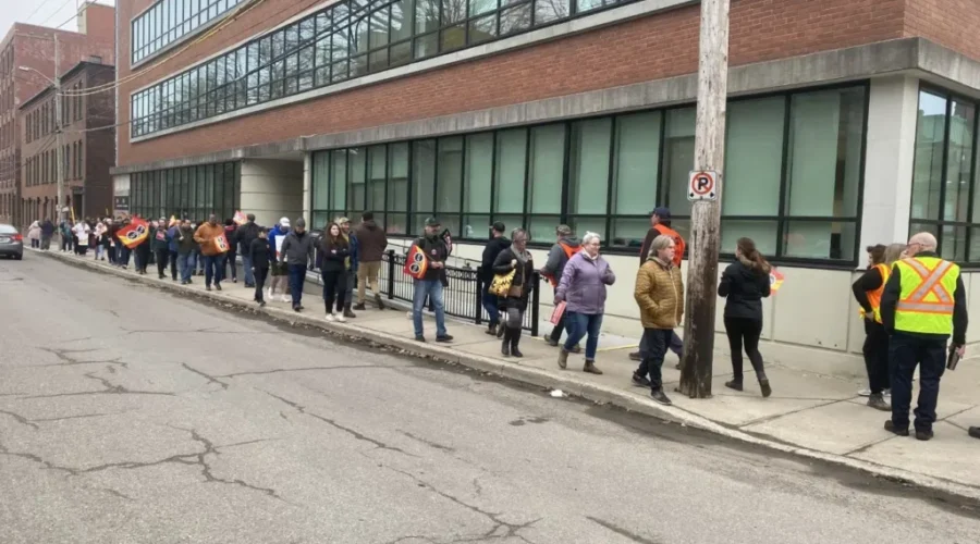 Thousands of public service workers on the picket lines