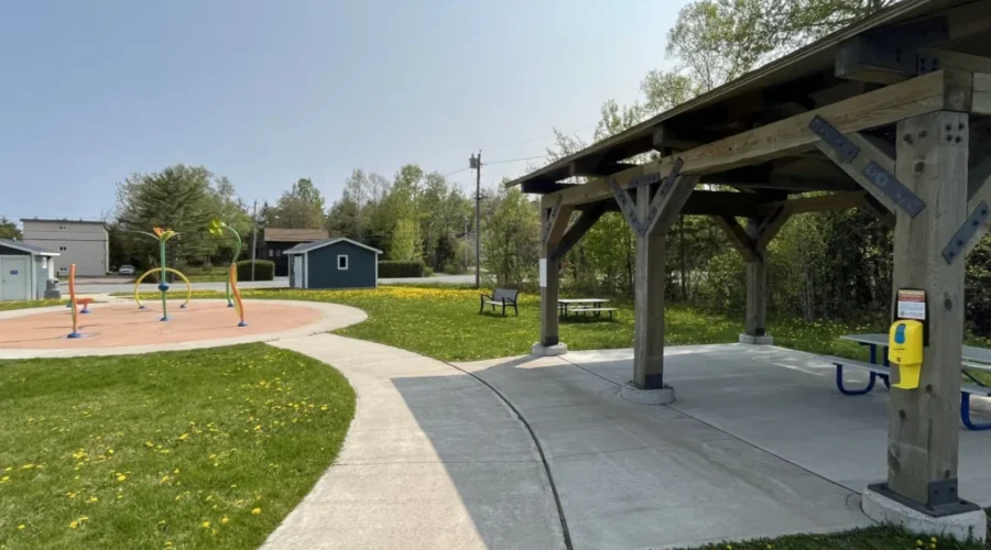 Free sunscreen being installed in some N.B. communities