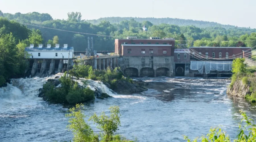 Cofferdam collapses during Milltown dam decommissioning