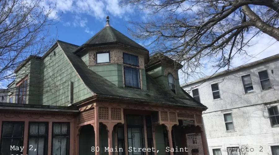 Saint John takes steps to repair ‘unsightly’ home