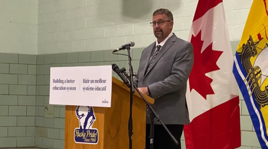 N.B. tightens cellphone usage in classrooms