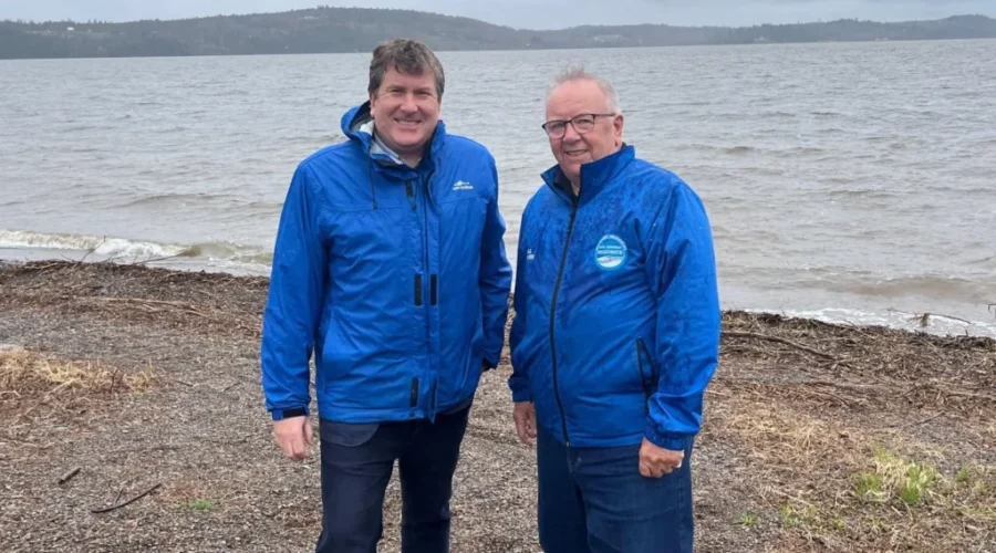 Remove sunken vessel from Saint John River: MP and MLA
