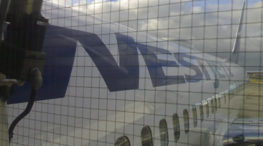 WestJet cancels flights in advance of possible maintenance staff strike