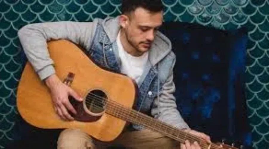 Rodney Slade chats with Krista about his new single!