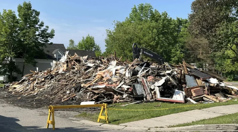 Fire destroys abandoned St. Stephen building