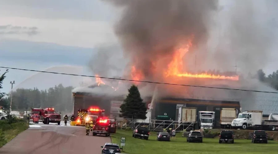 Fire breaks out at Petitcodiac business