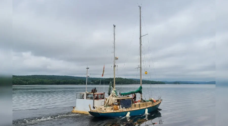 Work underway to remove sunken vessel from Saint John River