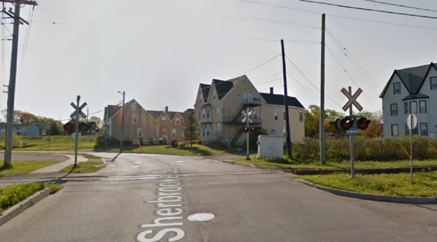 Railway crossing upgrades begin on Sherbrooke Street