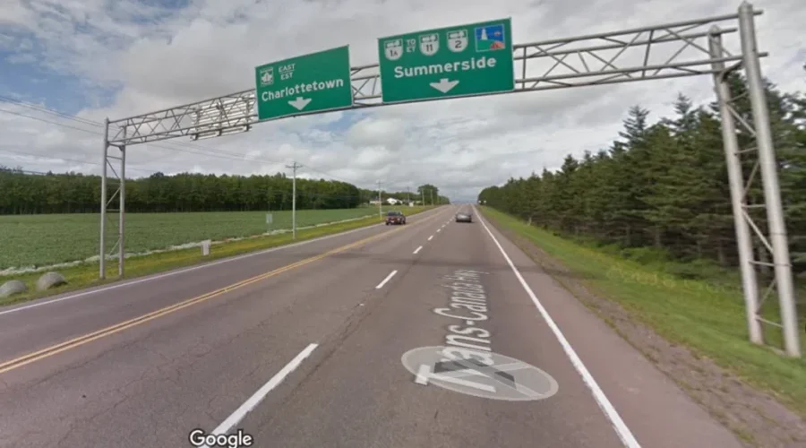 P.E.I. highway sign falls, blocks Trans-Canada Highway