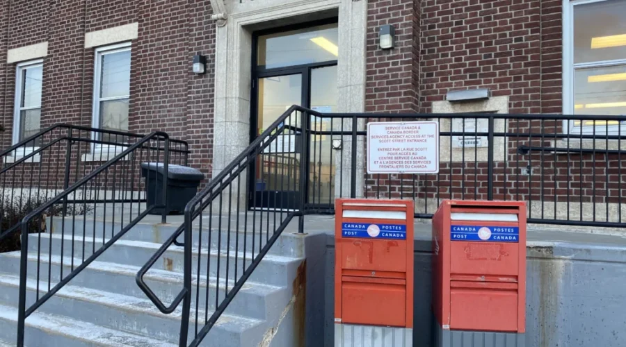 Canada Post proposes new framework as strike negotiations stall