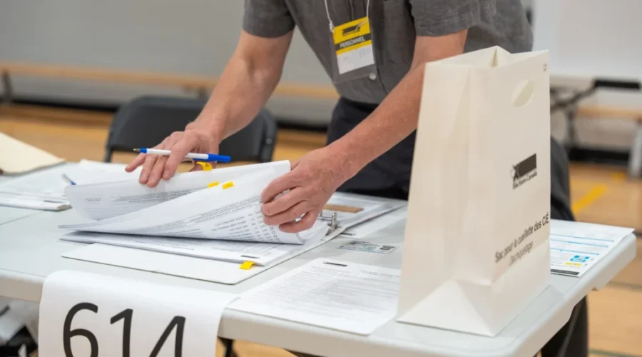 Canadians can cast votes on campus