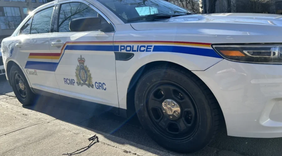 Man arrested after four hour standoff with RCMP