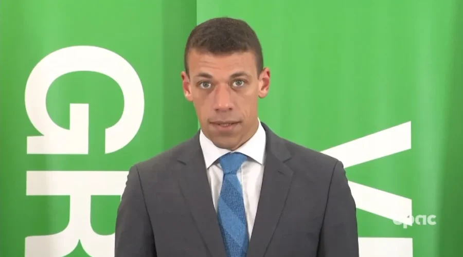 Jonathan Pedneault resigns as Green Party co-leader