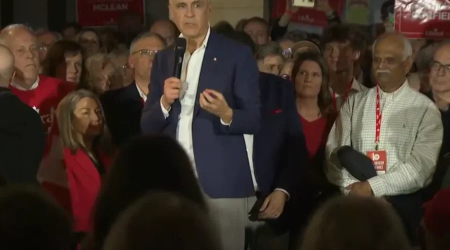 Federal election campaign enters third week