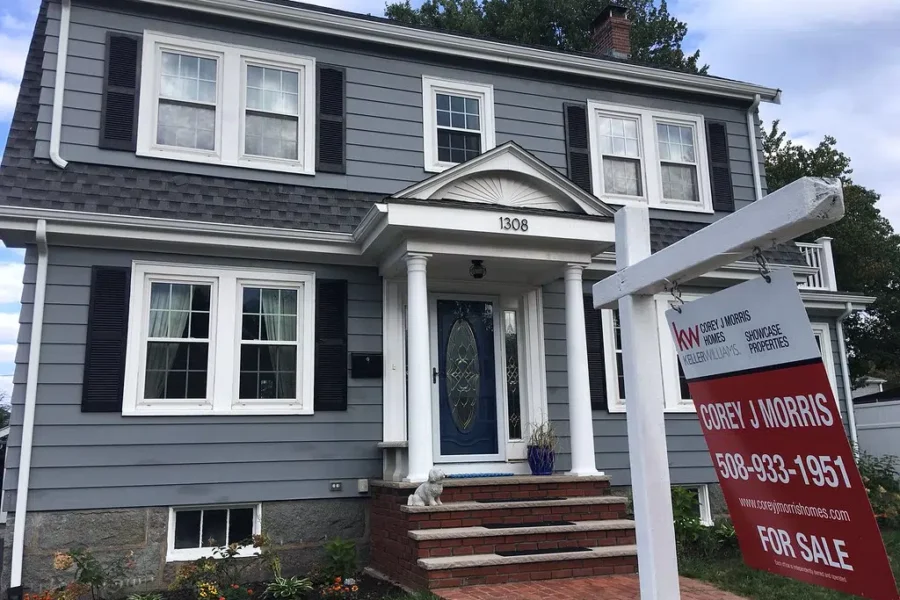 Housing prices could drop 2 per cent in 2025, along with slight recession, says CMHC