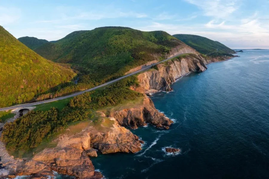 N.B. man airlifted to hospital after crash on Cabot Trail