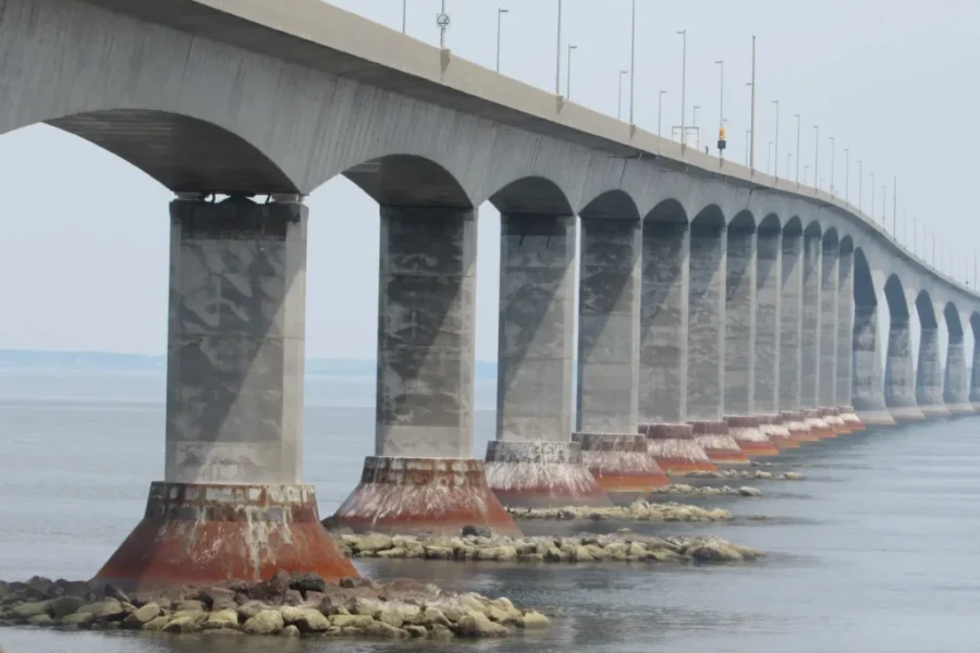 Ottawa cutting tolls on Confederation Bridge, interprovincial ferries