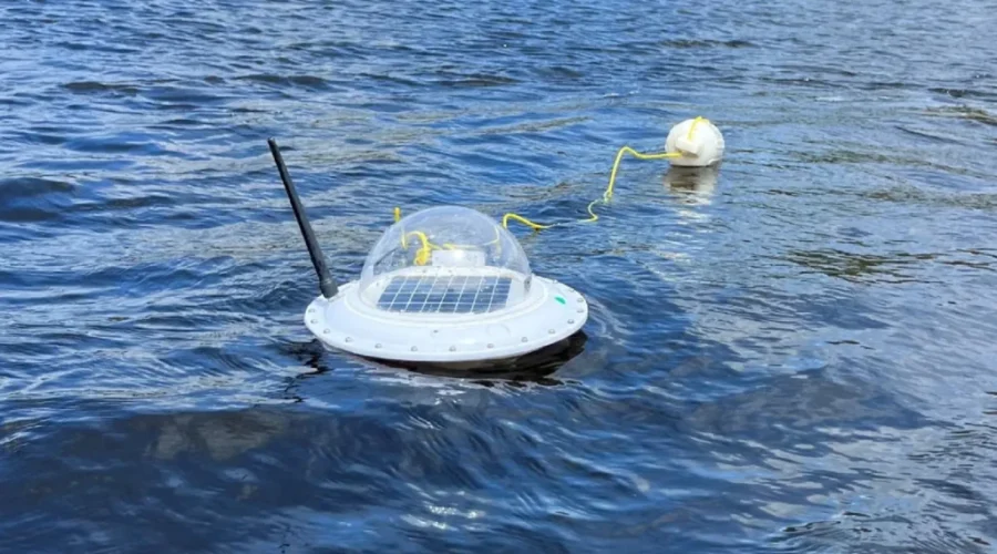 N.B. association using trackers to study cyanobacteria