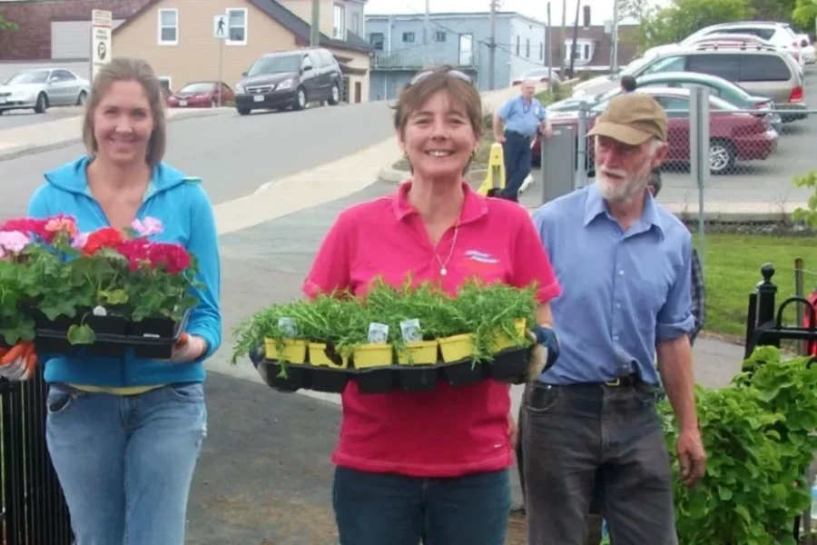 St. Joseph’s Hospital renames garden for longtime leader
