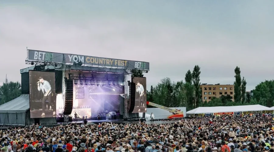It’s a country music party in Dieppe