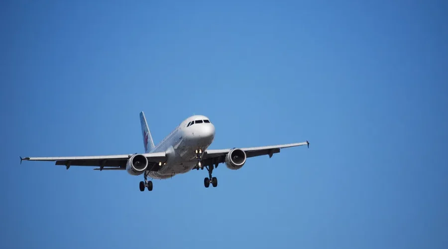 Air Canada, flight attendants head to arbitration