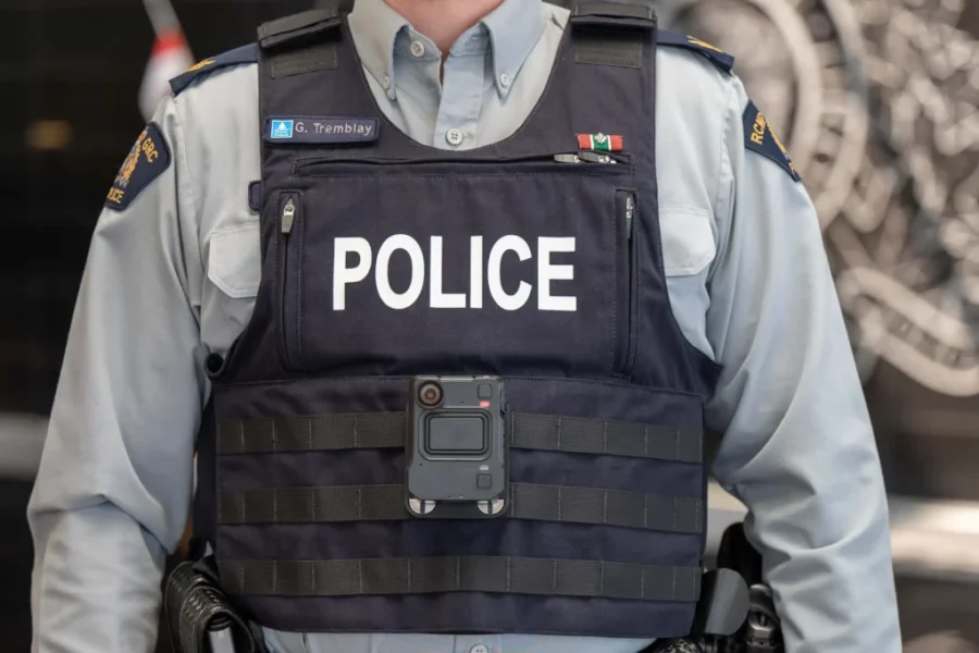 Navy-blue uniform shirts coming for RCMP officers