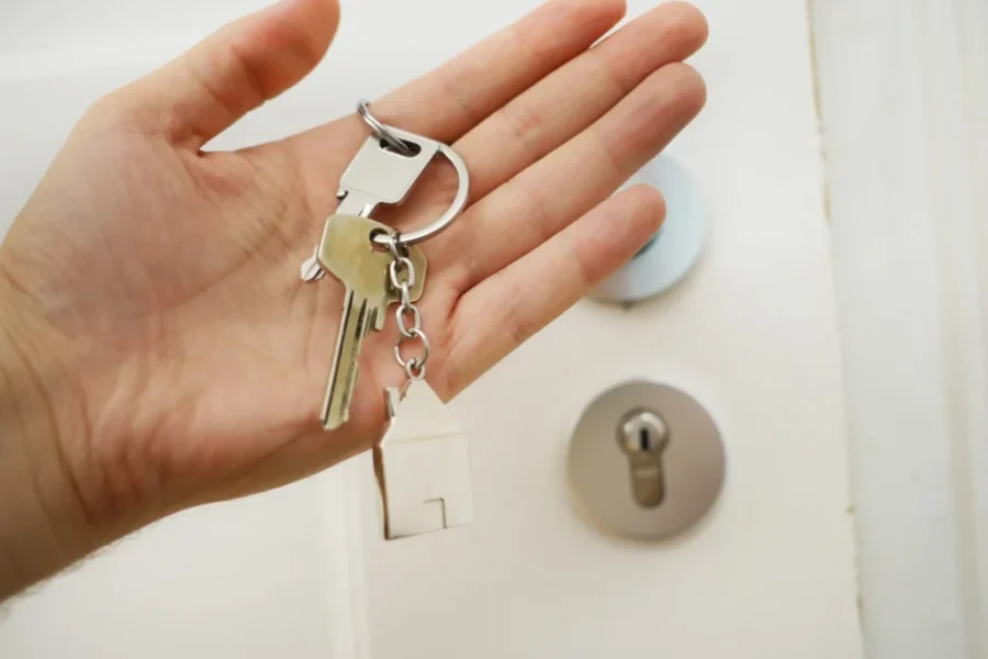 Home sales take a breather in August: real estate board