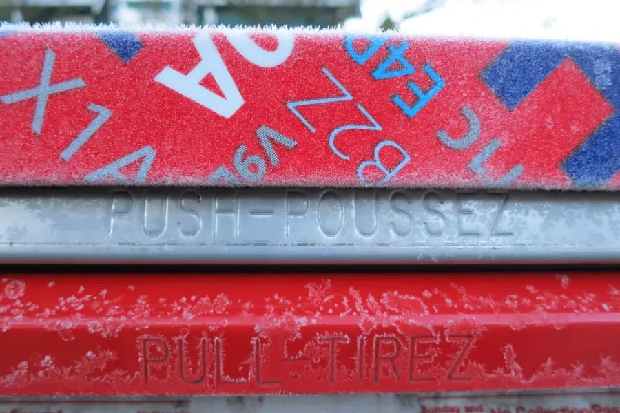 Canada Post announces management layoffs