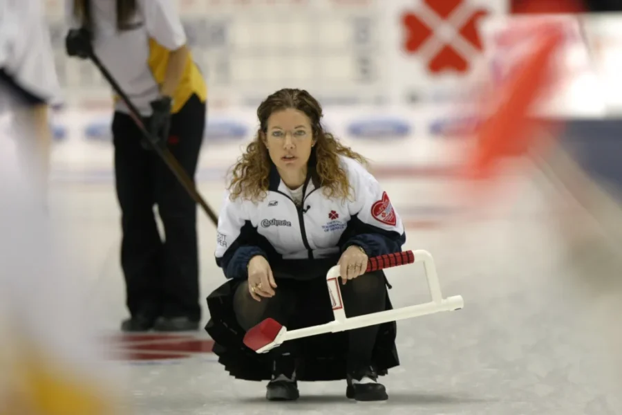 Legendary Canadian curler Colleen Jones dies at 65
