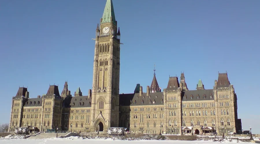 Cabinet minister signals more MPs considering crossing floor